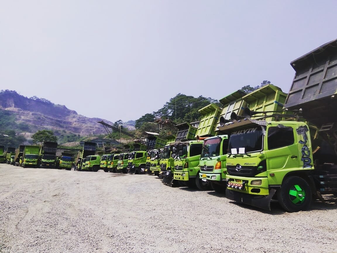 Batu Alam Persada Hino dump trucks parked at Lotus quarry